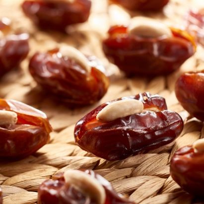 Medjool Dates with Roasted Cashew